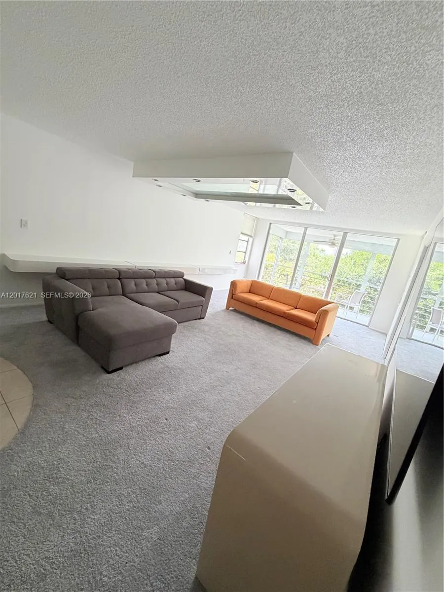 4020 W Palm Aire Dr # 403, Pompano Beach FL 33069