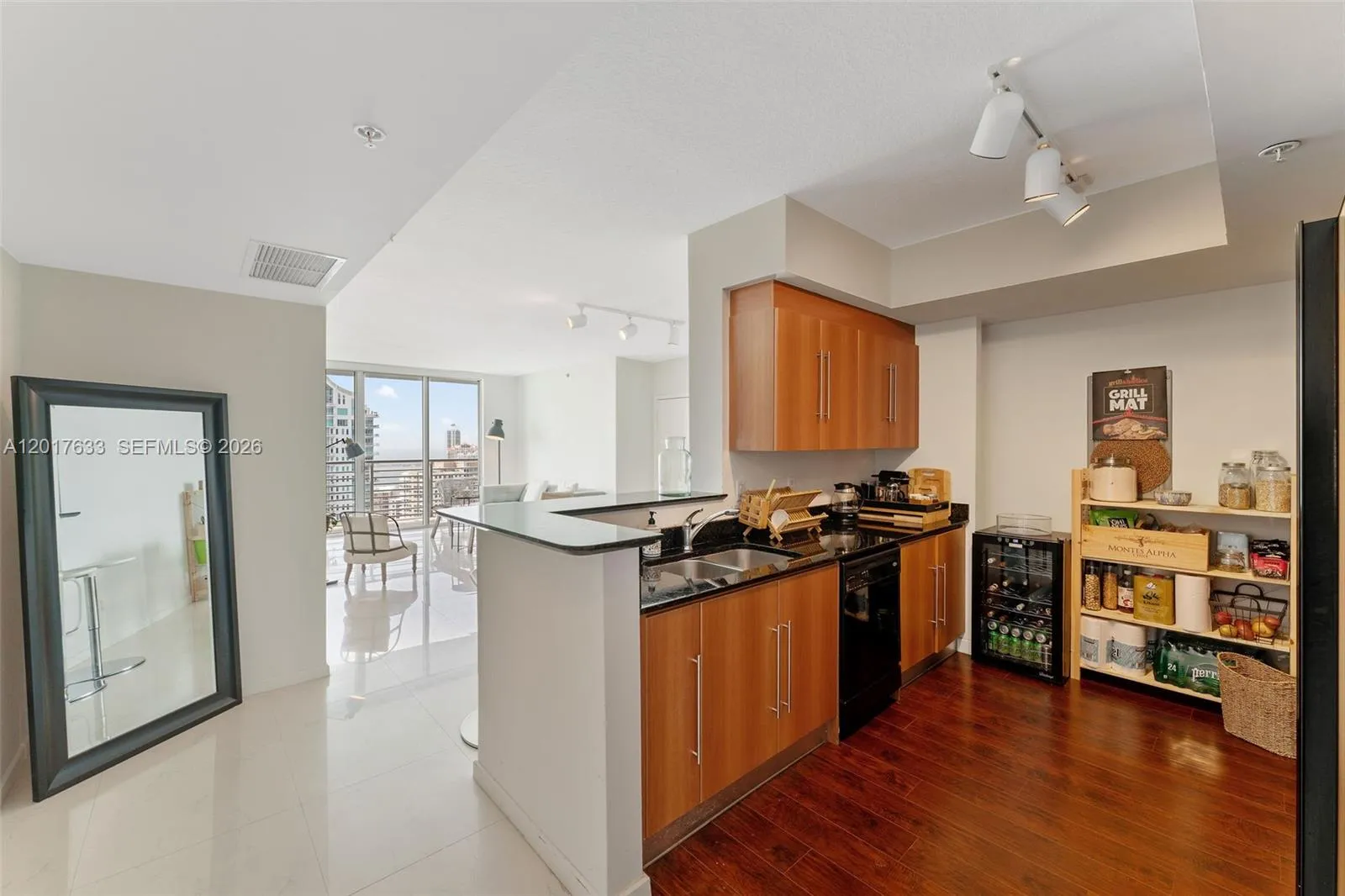 335 S Biscayne Blvd # 4205, Miami FL 33131