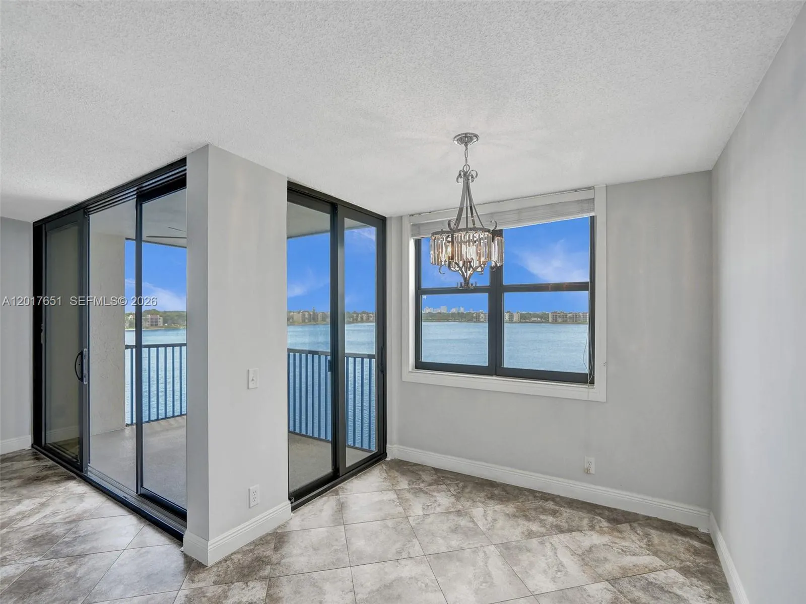 1 bedroom 1 bath for sale at 105 Lake Emerald Dr # 508, Oakland Park FL 33309