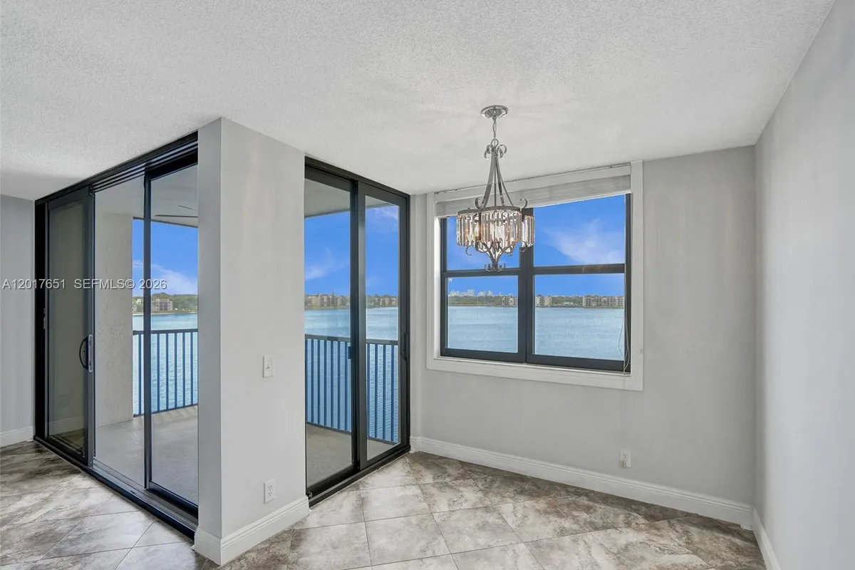 105 Lake Emerald Dr # 508, Oakland Park FL 33309