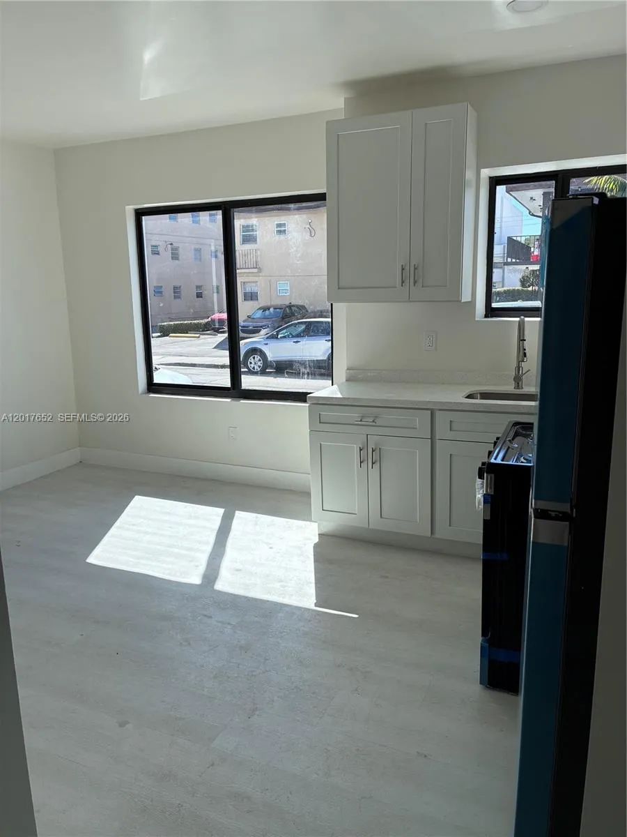 433 SW 6th St # 15, Miami FL 33130