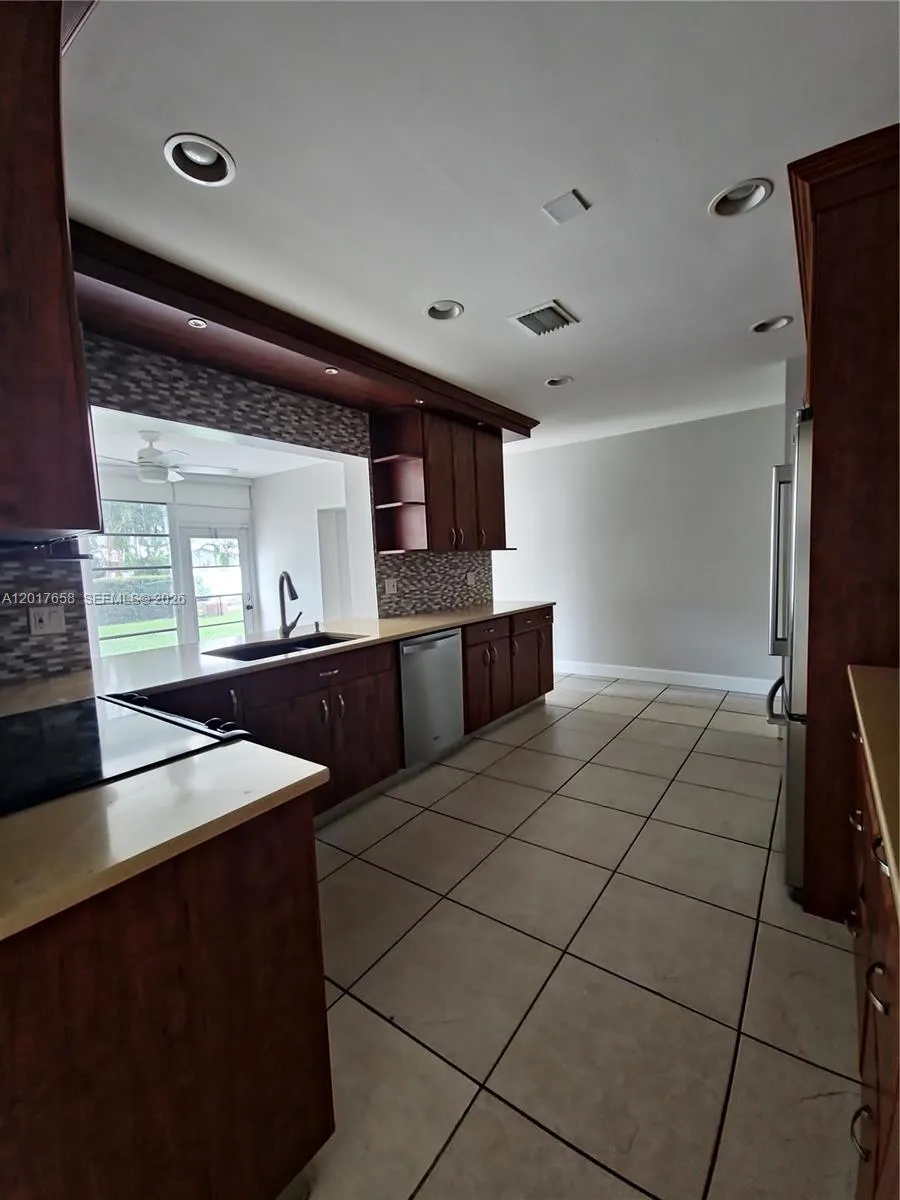 4900 Cleveland St, Hollywood FL 33021