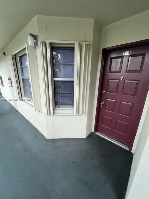 1300 SW 130th Ave # 210F, Pembroke Pines FL 33027