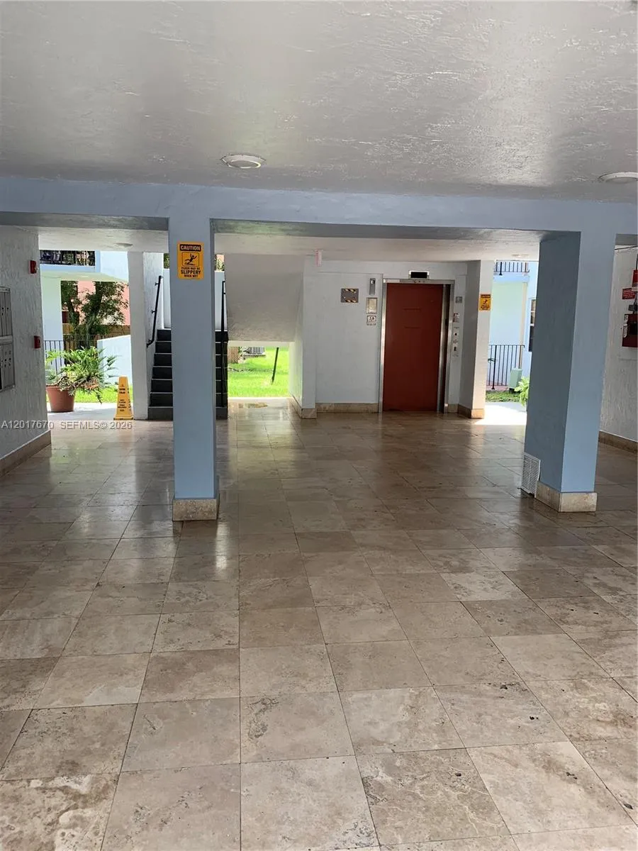 1221 SW 122nd Ave # 207, Miami FL 33184