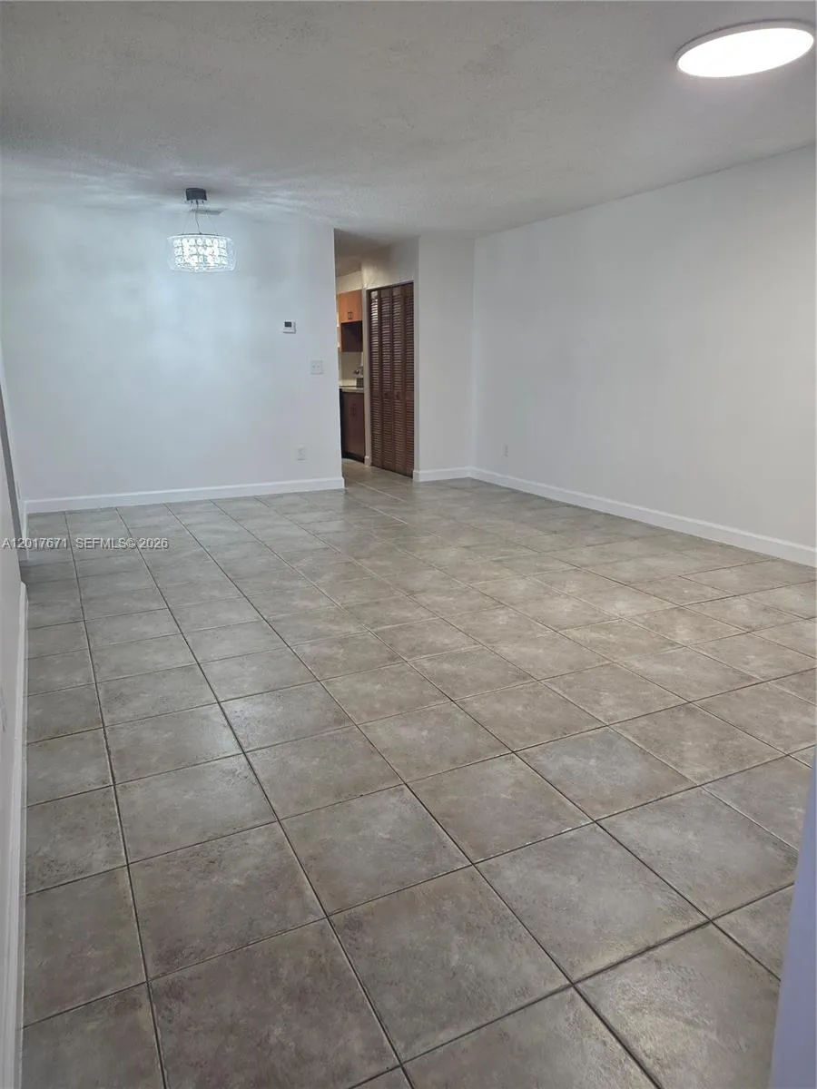 4467 NW 185th St, Miami Gardens FL 33055