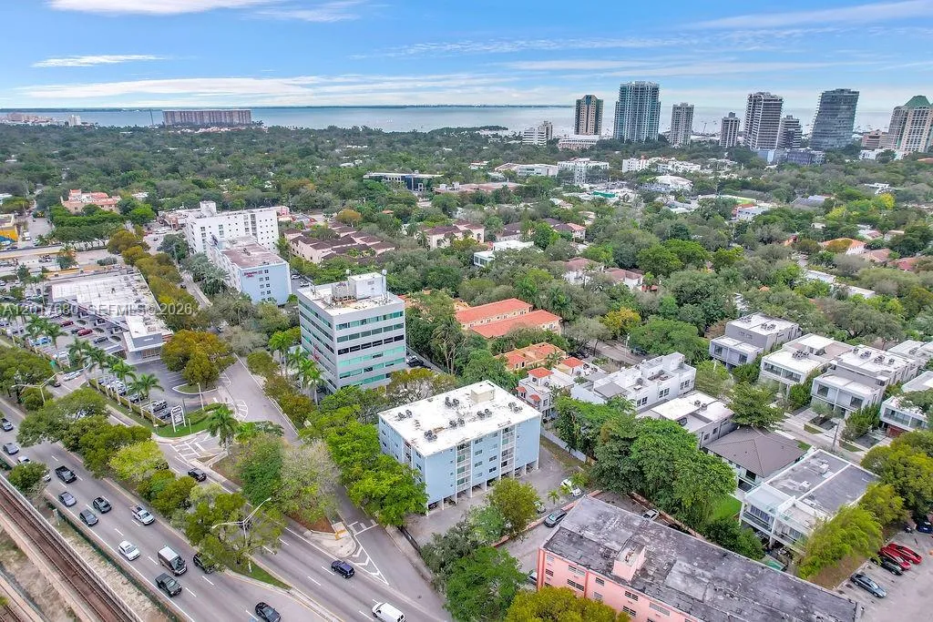 2920 SW 28th Ter # 207, Miami FL 33133