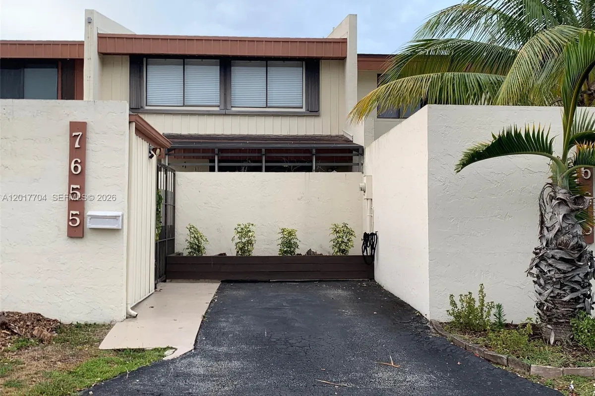 7655 SW 106th Ave, Miami FL 33173
