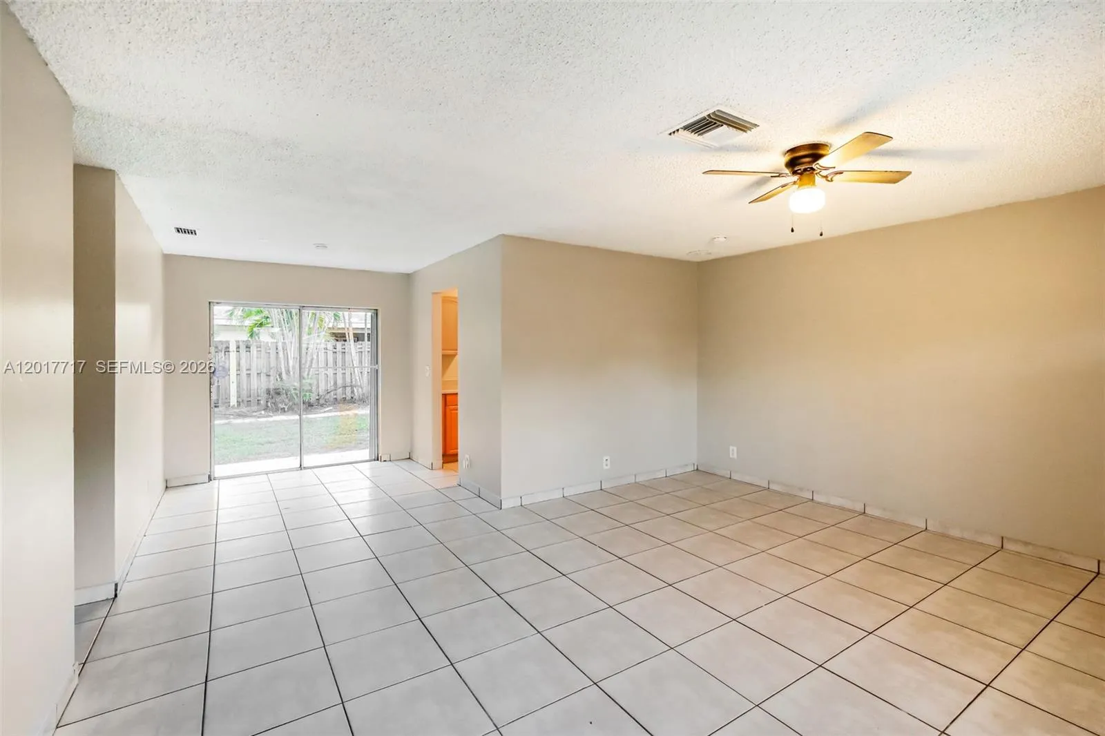 7820 SW 9th St, North Lauderdale FL 33068
