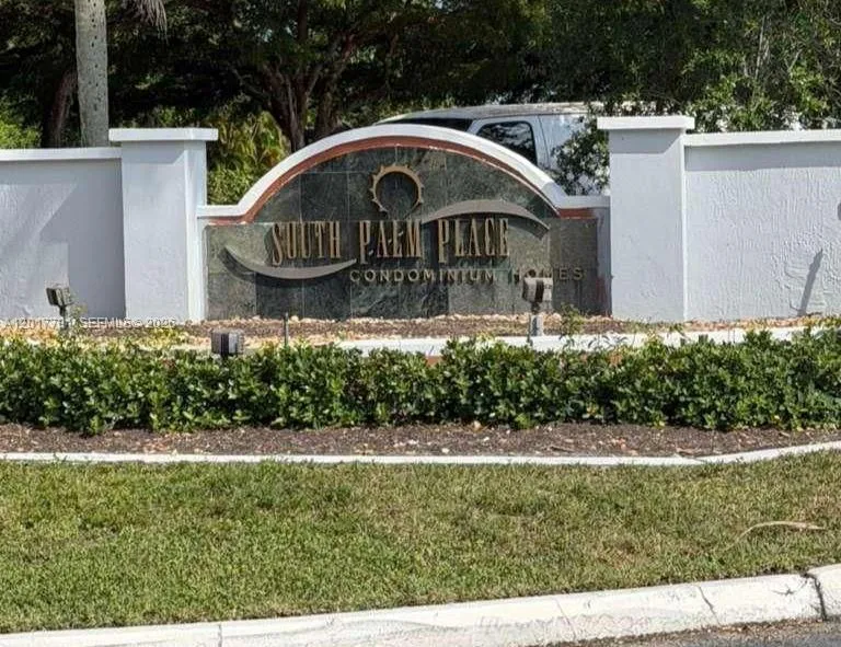 2 bedroom 2 bath for sale at 7610 Westwood Dr # 122, Tamarac FL 33321