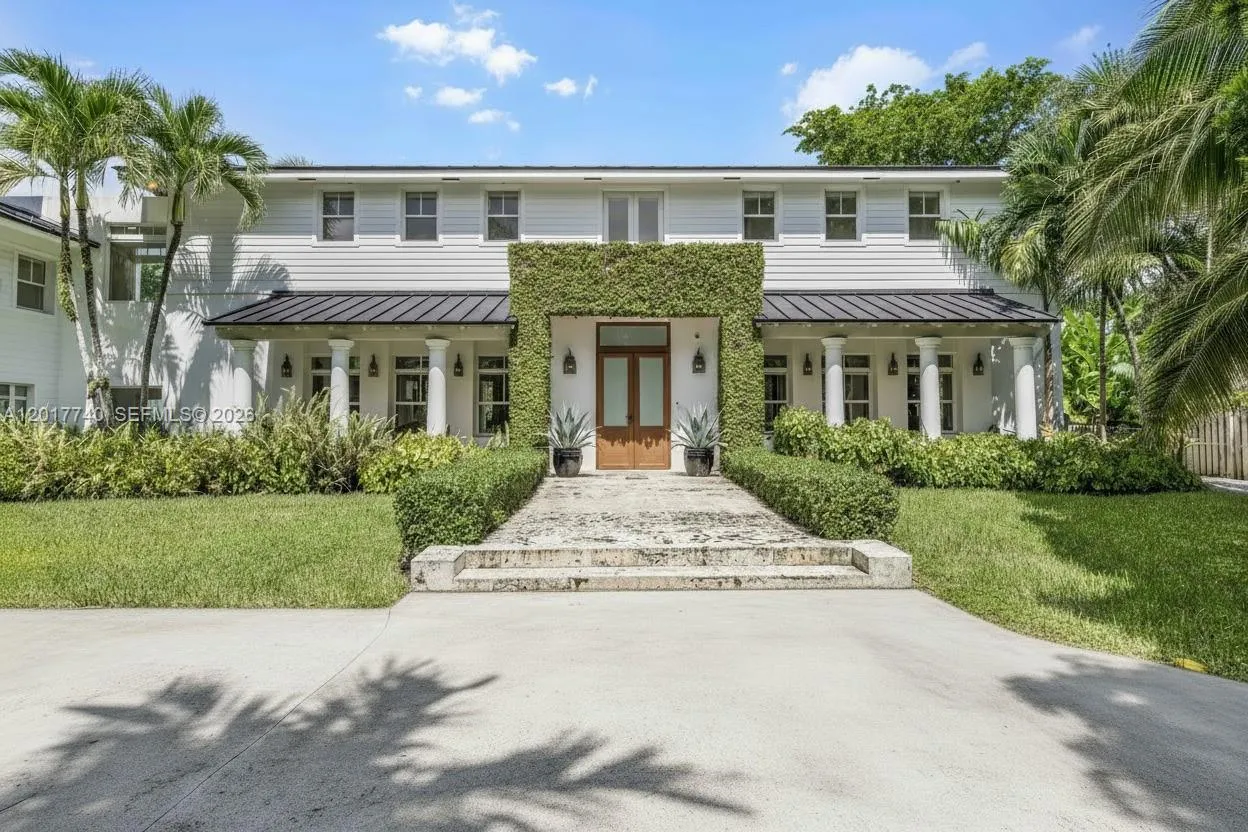 6845 SW 98th St, Pinecrest FL 33156