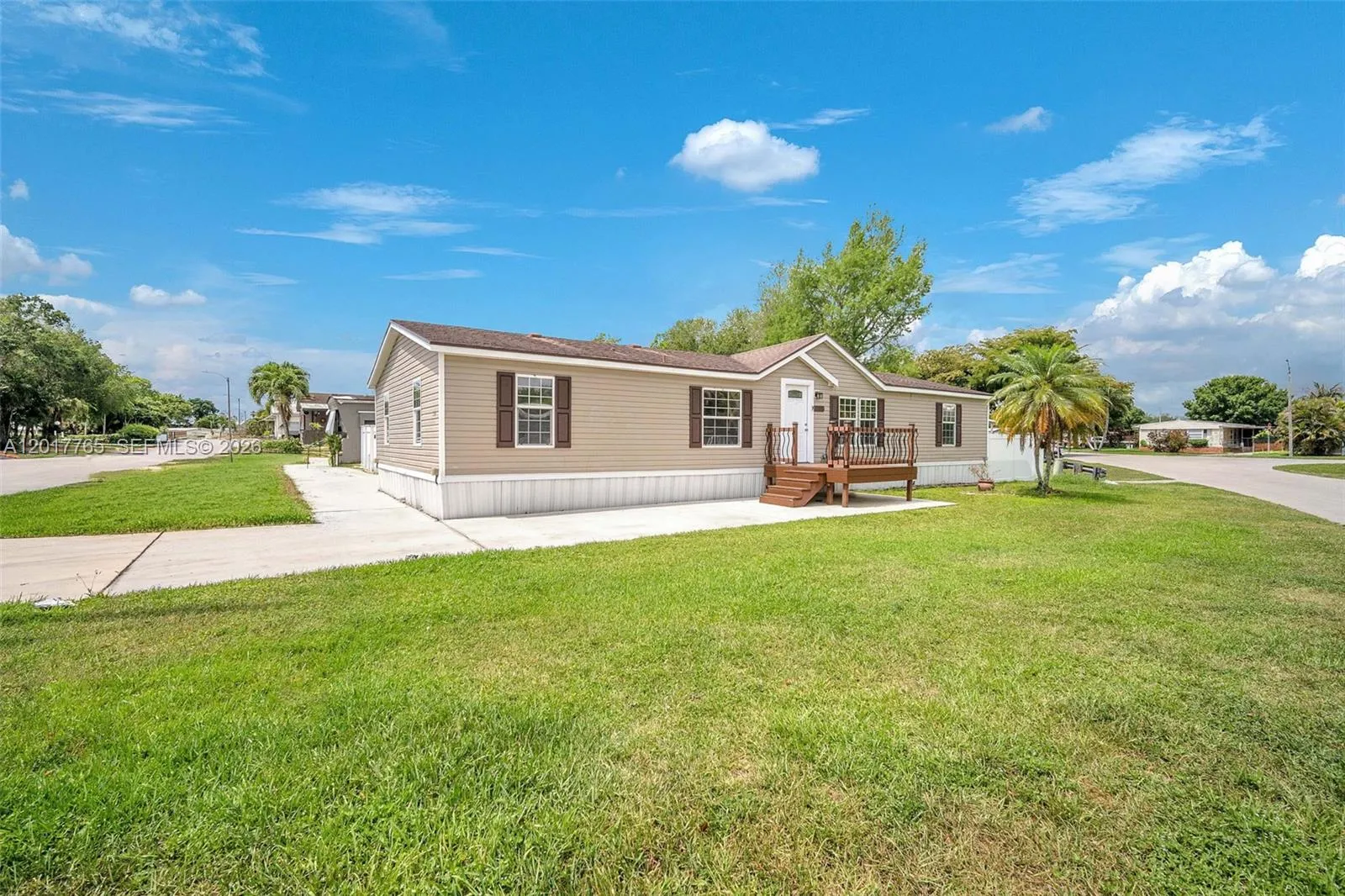 730 NW 217th Ter, Pembroke Pines FL 33029