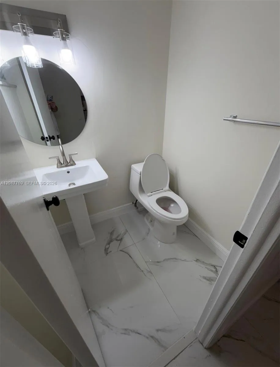 2903 N Miami Beach Blvd # 303, North Miami Beach FL 33160