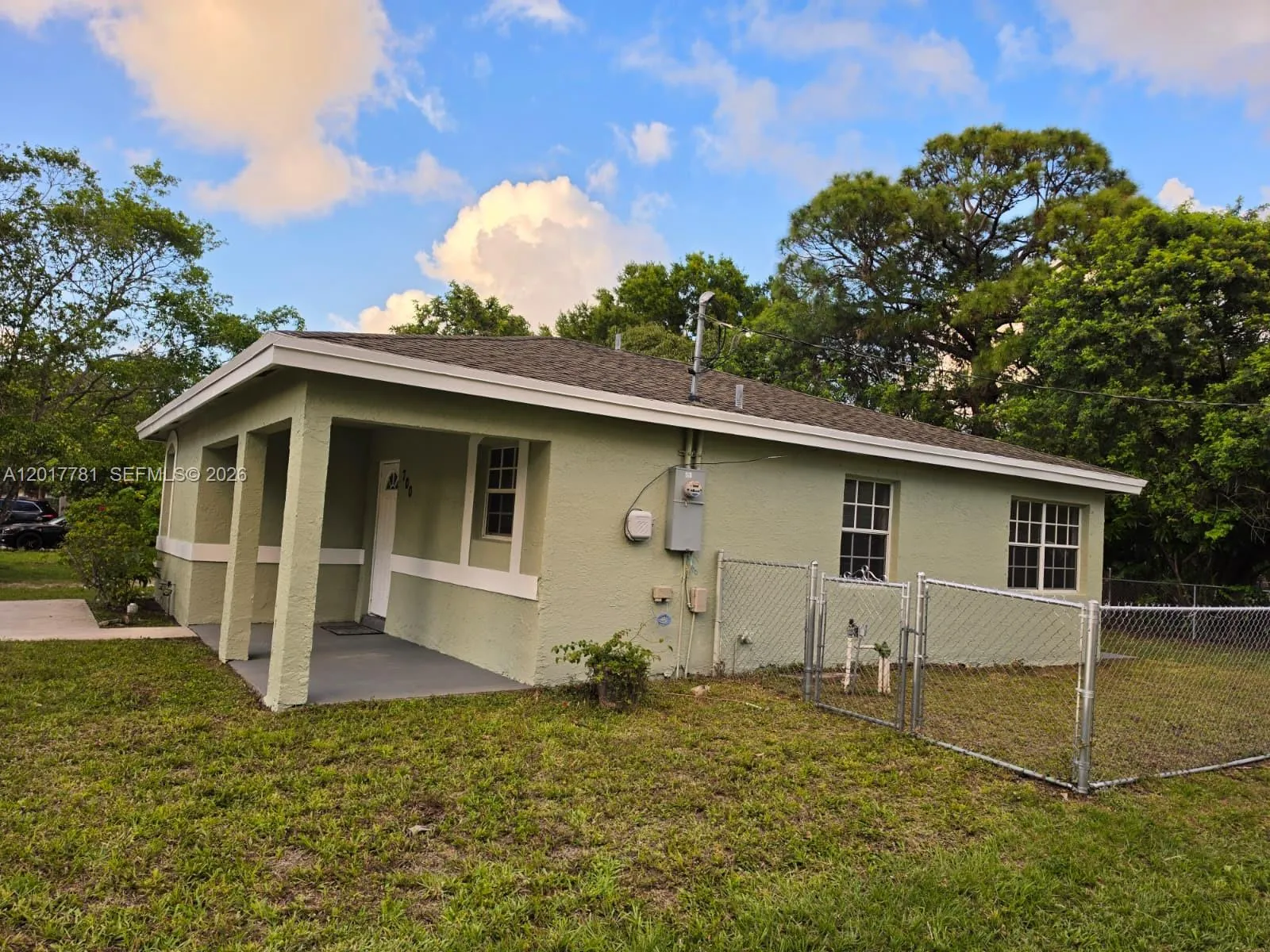 700 NW 19th Ter, Fort Lauderdale FL 33311