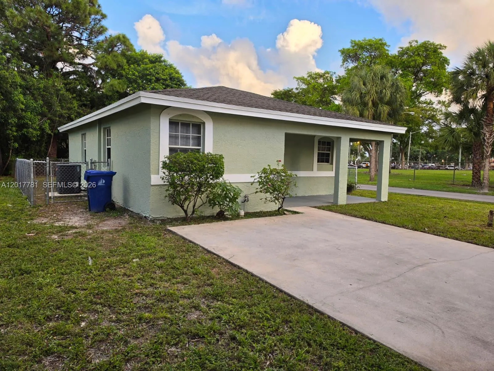700 NW 19th Ter, Fort Lauderdale FL 33311