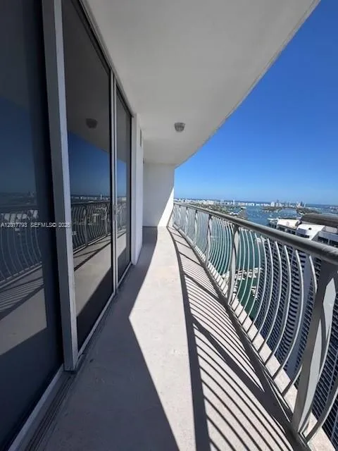 1 bedroom 1 bath for sale at 1750 N Bayshore Dr # 4506, Miami FL 33132