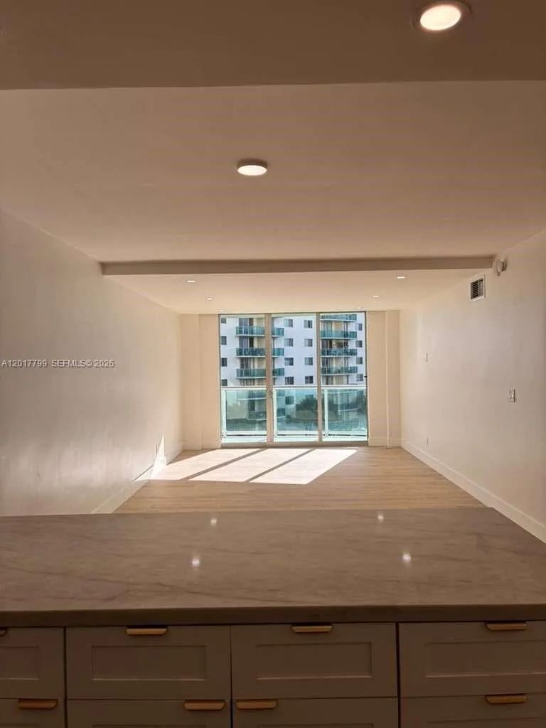 19390 Collins Ave # 520, Sunny Isles Beach FL 33160