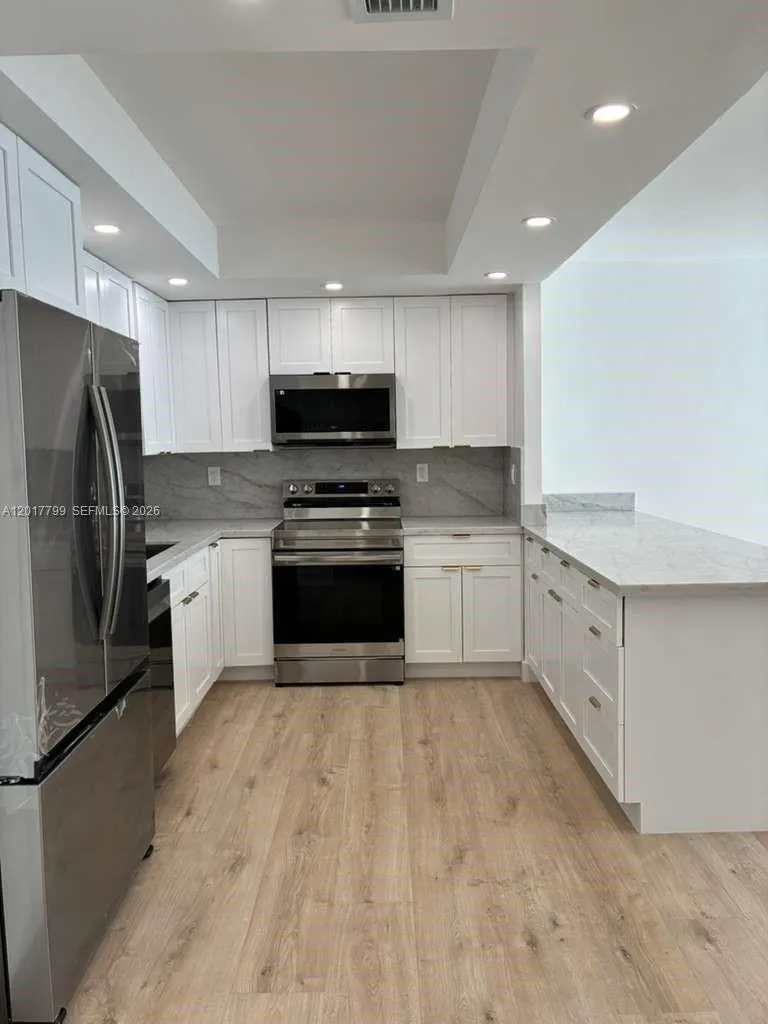 19390 Collins Ave # 520, Sunny Isles Beach FL 33160