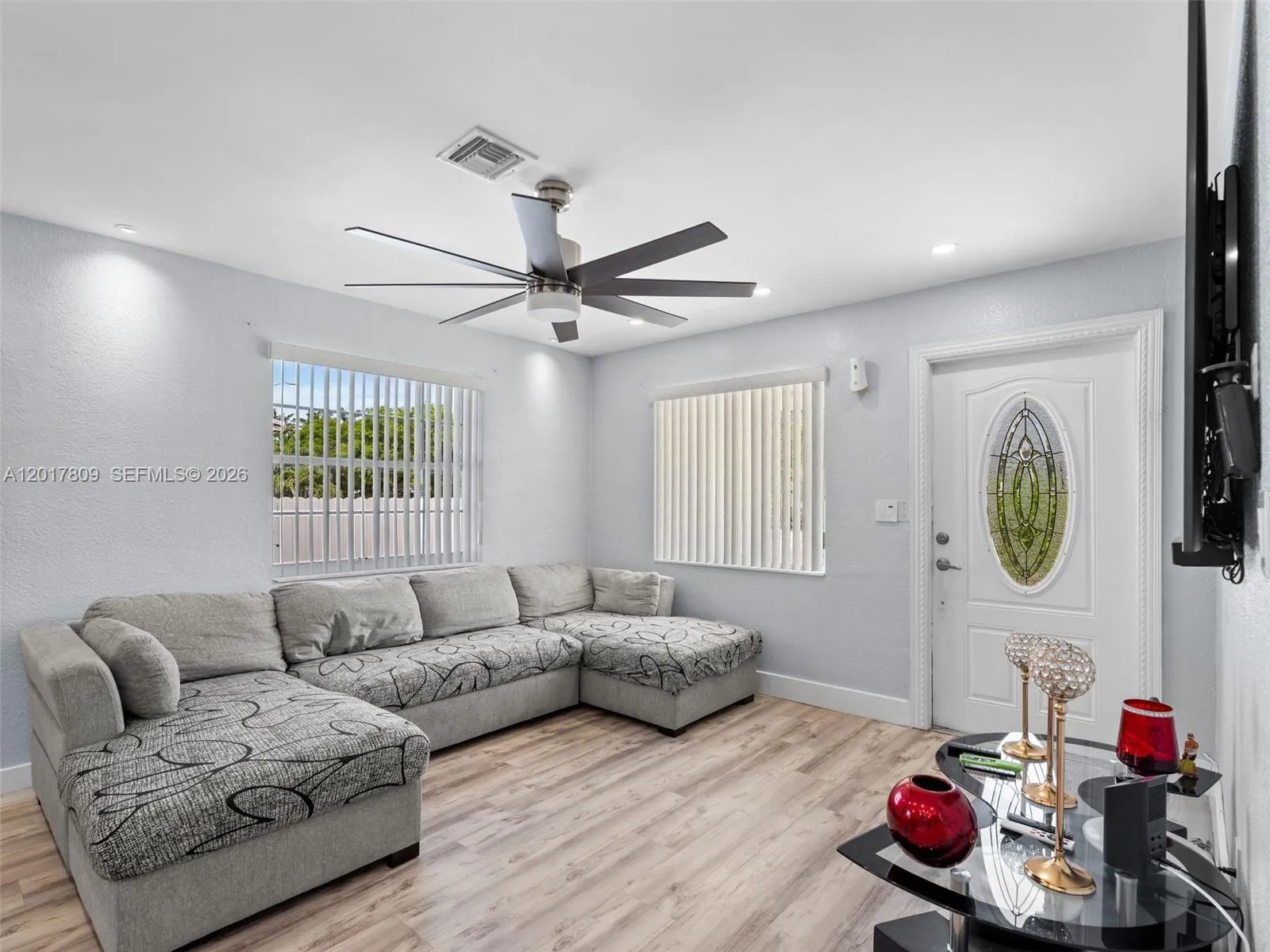 6432 Perry St, Hollywood FL 33024