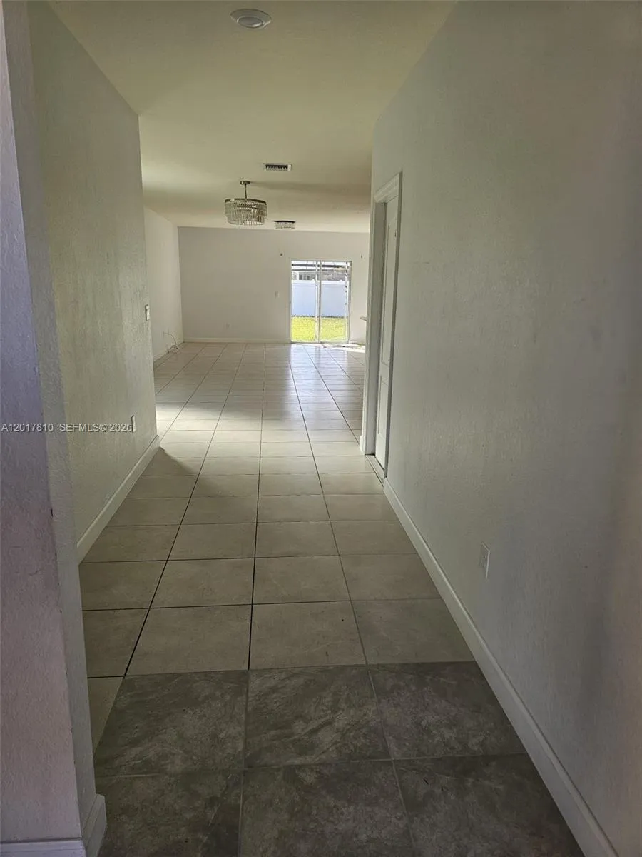 831 Bent Creek Dr, Fort Pierce FL 34947