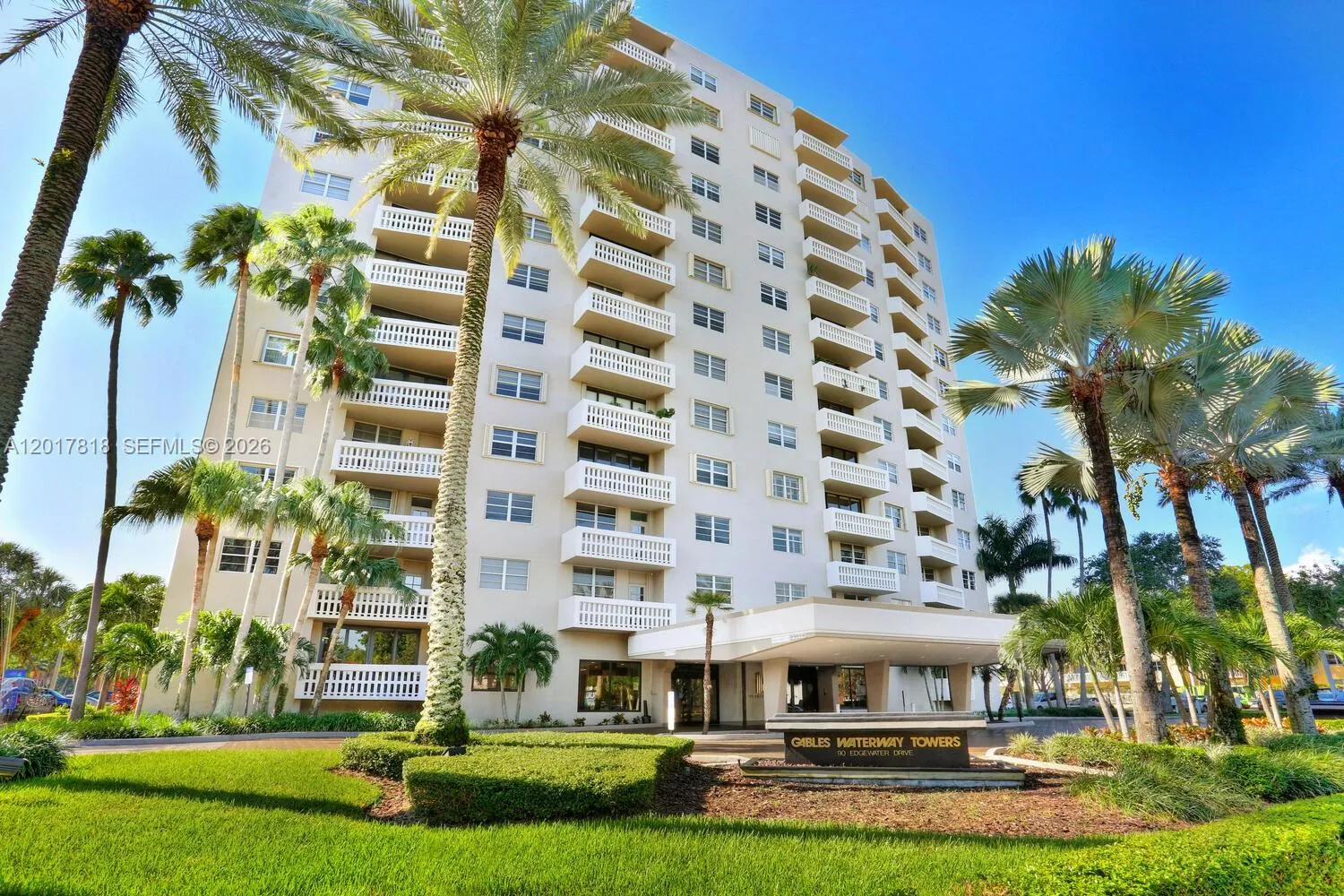 90 Edgewater Dr # 525, Coral Gables FL 33133
