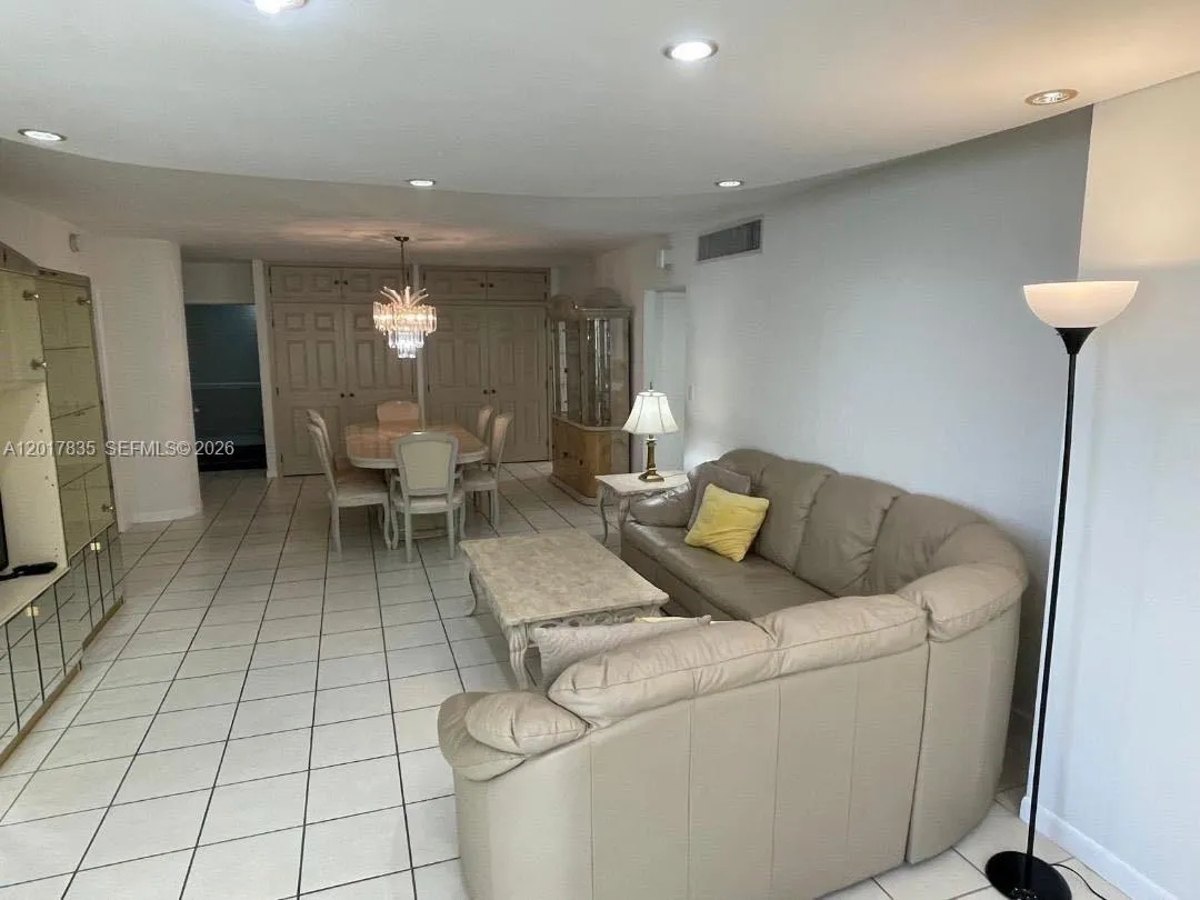 5005 Collins Ave # 424, Miami Beach FL 33140