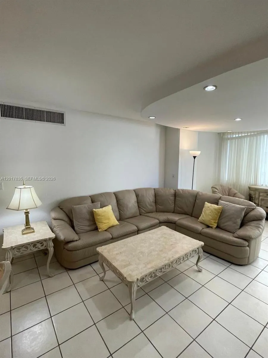 5005 Collins Ave # 424, Miami Beach FL 33140