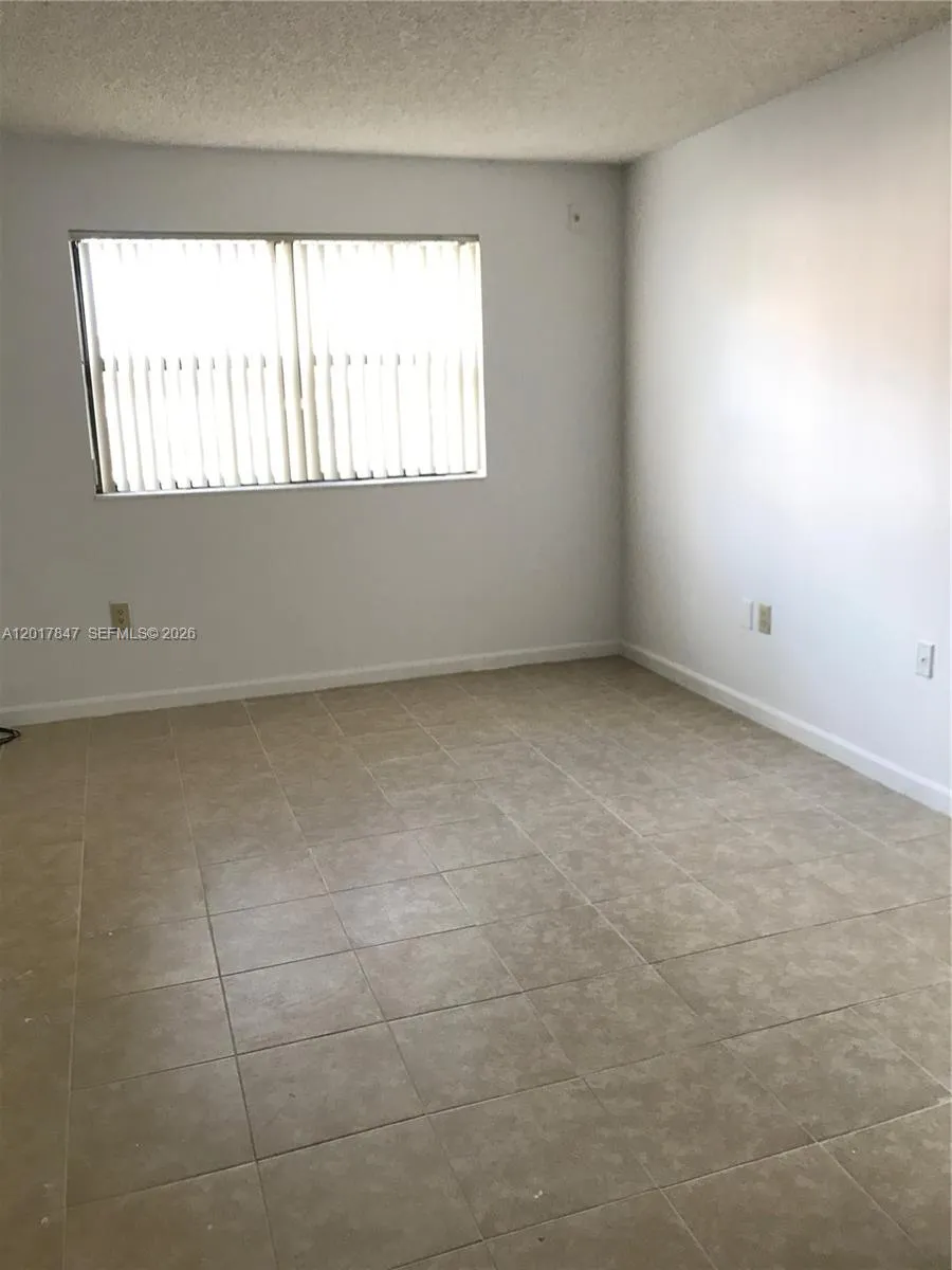 7235 NW 179th St # 101, Hialeah FL 33015