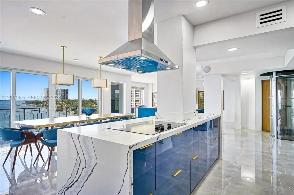 11111 Biscayne Blvd # 7E, Miami FL 33181