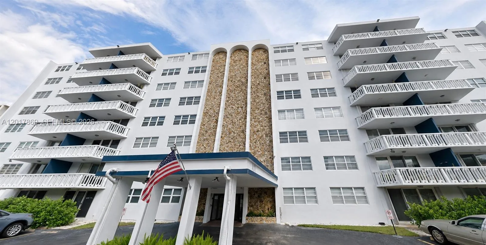 2 bedroom 2 bath for sale at 401 NE 14th Ave # 507, Hallandale Beach FL 33009