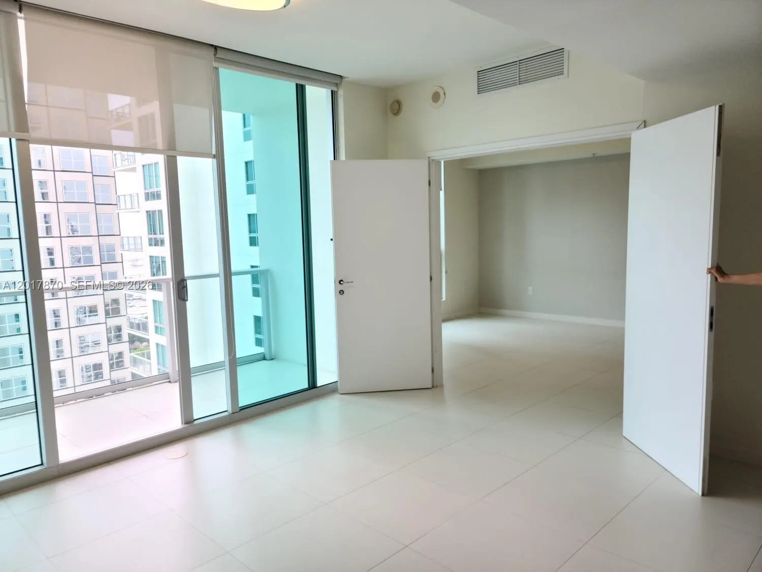 300 S Biscayne Blvd # 3303, Miami FL 33131