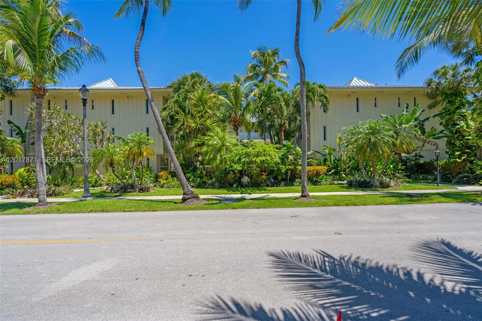 255 Sunrise Dr # 207, Key Biscayne FL 33149
