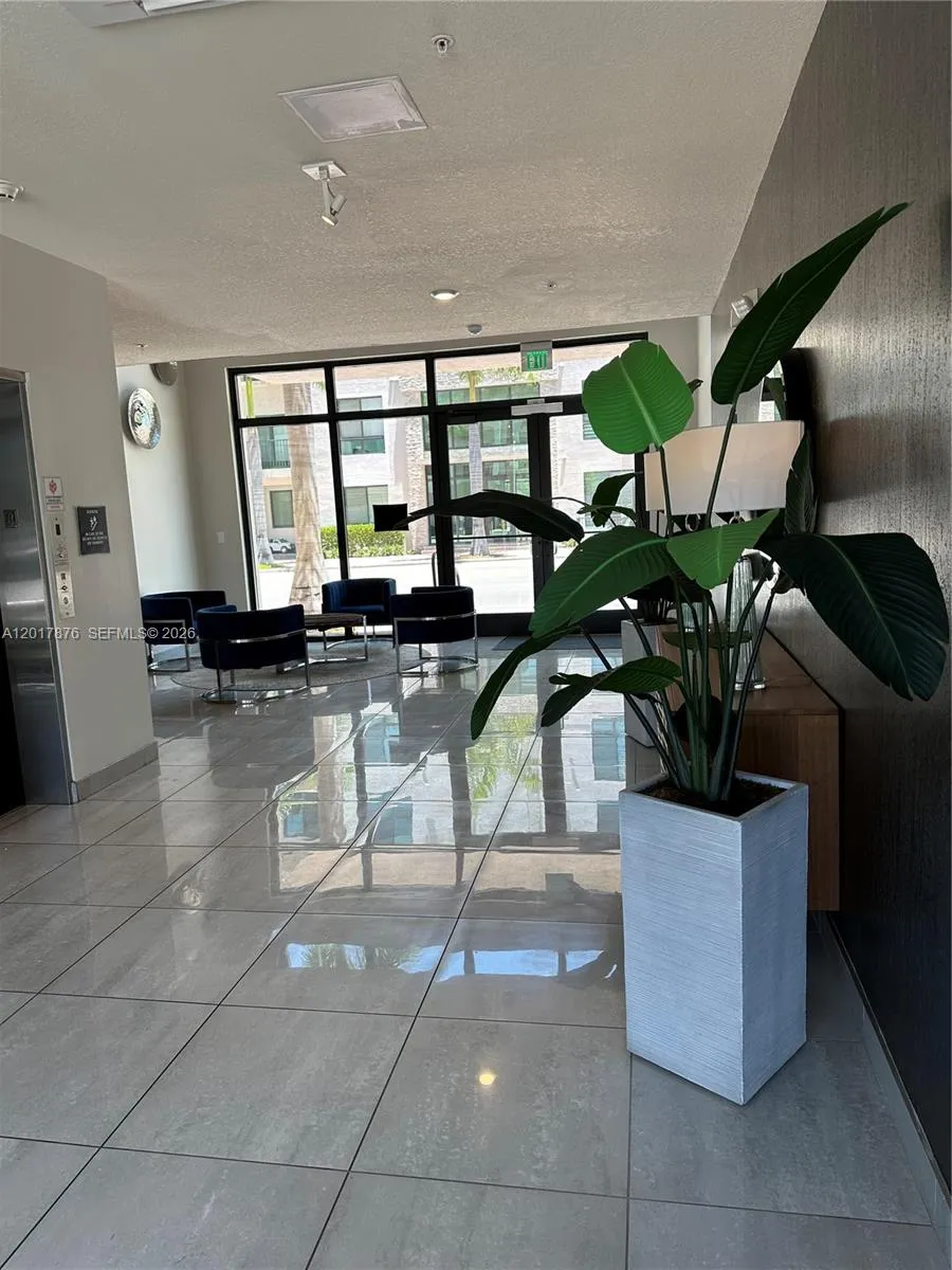 8201 NW 41st St # 203, Doral FL 33166