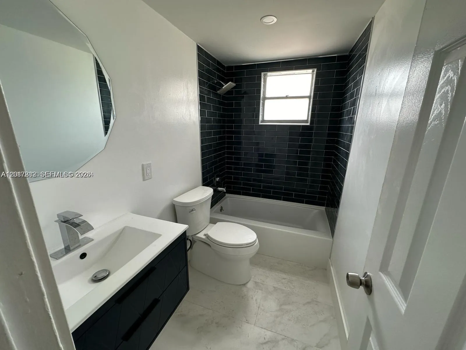 1100 NE 1st Ct # 201, Hallandale Beach FL 33009