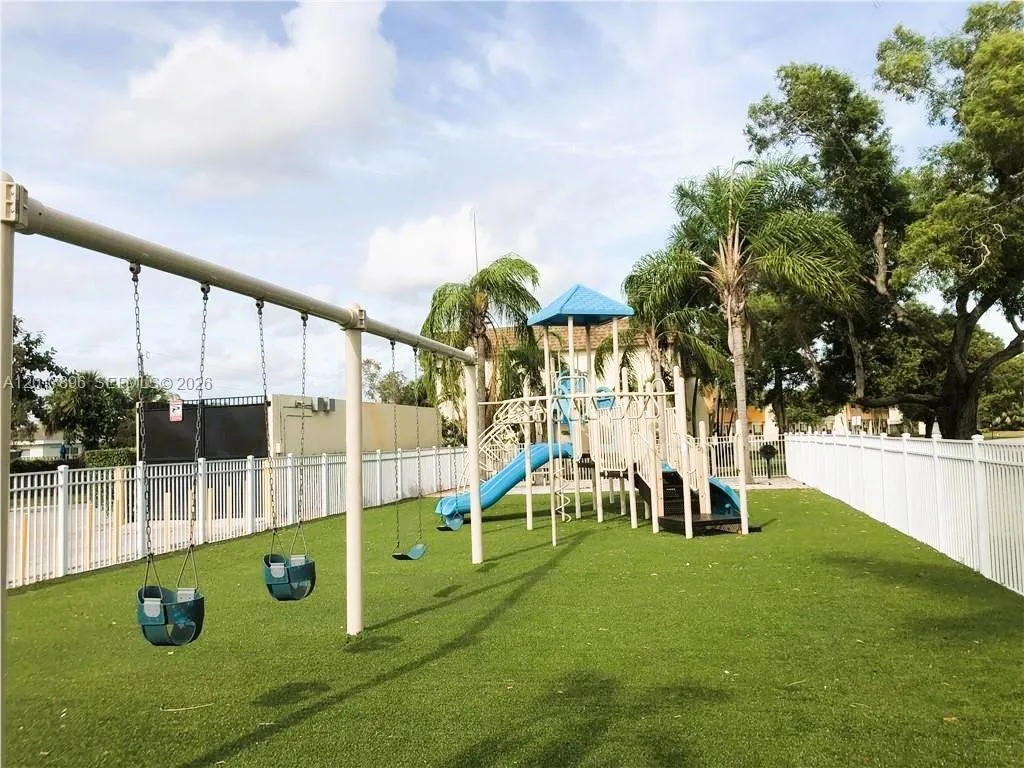 4719 NW 9th Dr # 4719, Plantation FL 33317