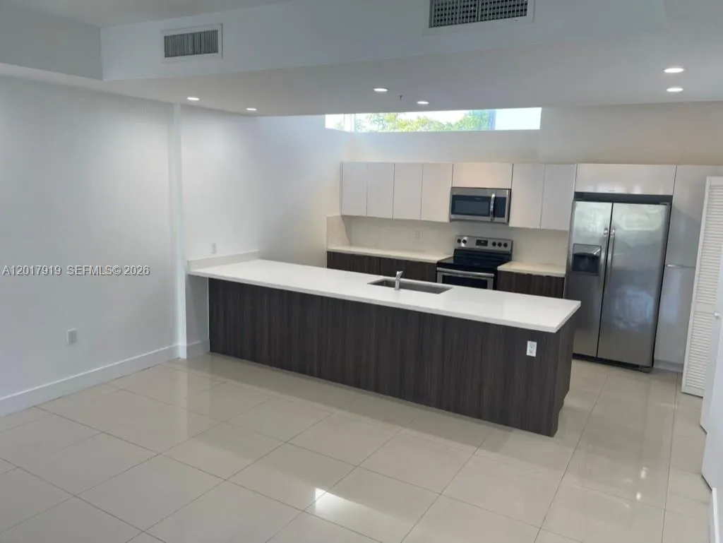1813 Madison St # 6, Hollywood FL 33020