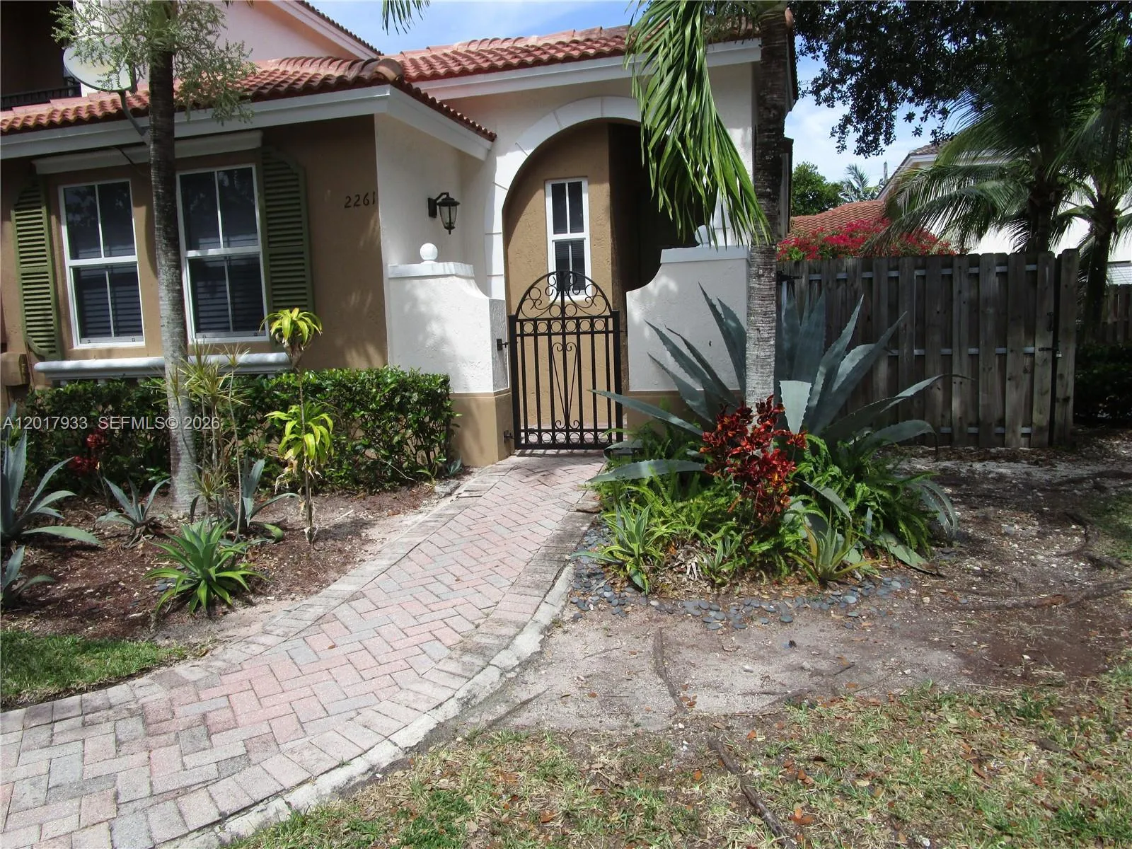 2261 NE 42nd Cir, Homestead FL 33033