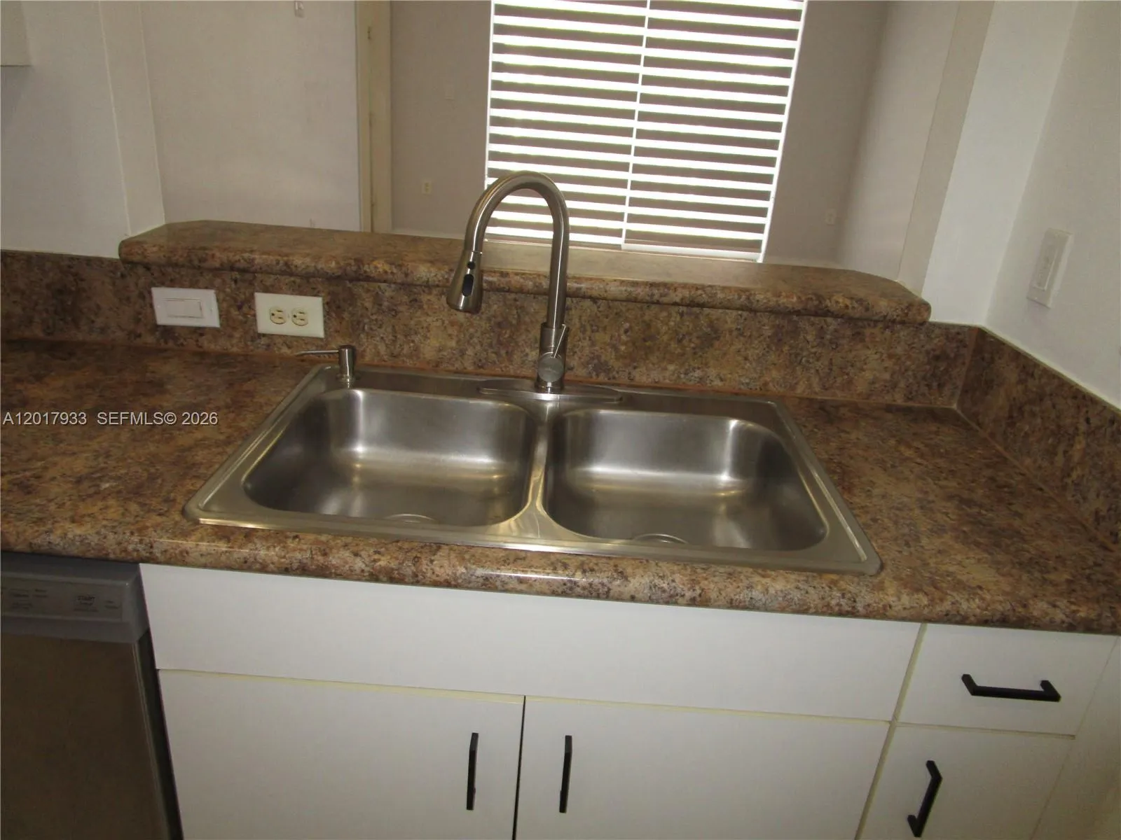 2261 NE 42nd Cir, Homestead FL 33033