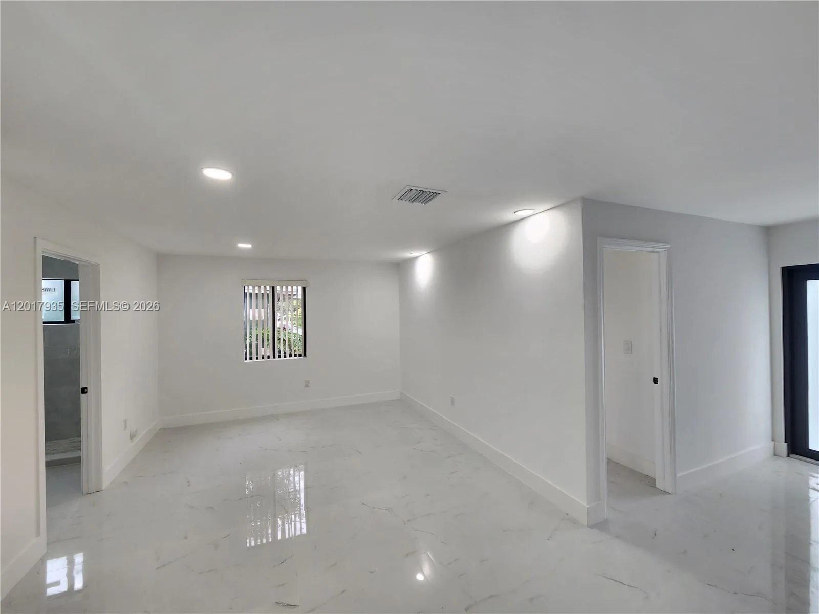 11970 SW 215th St # B, Miami FL 33177