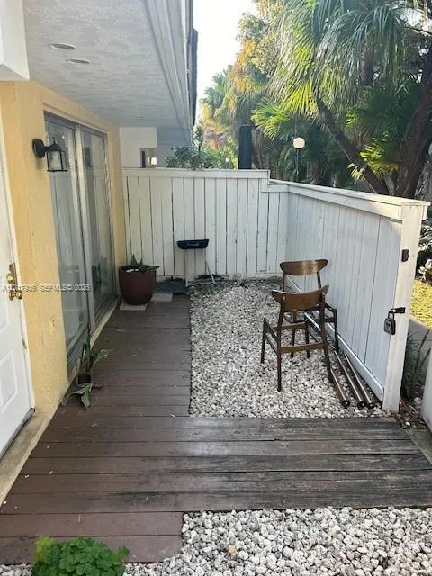 6845 SW 45th Ln # 1, Miami FL 33155