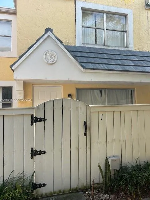 6845 SW 45th Ln # 1, Miami FL 33155