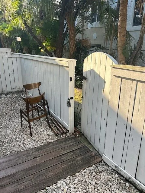 6845 SW 45th Ln # 1, Miami FL 33155
