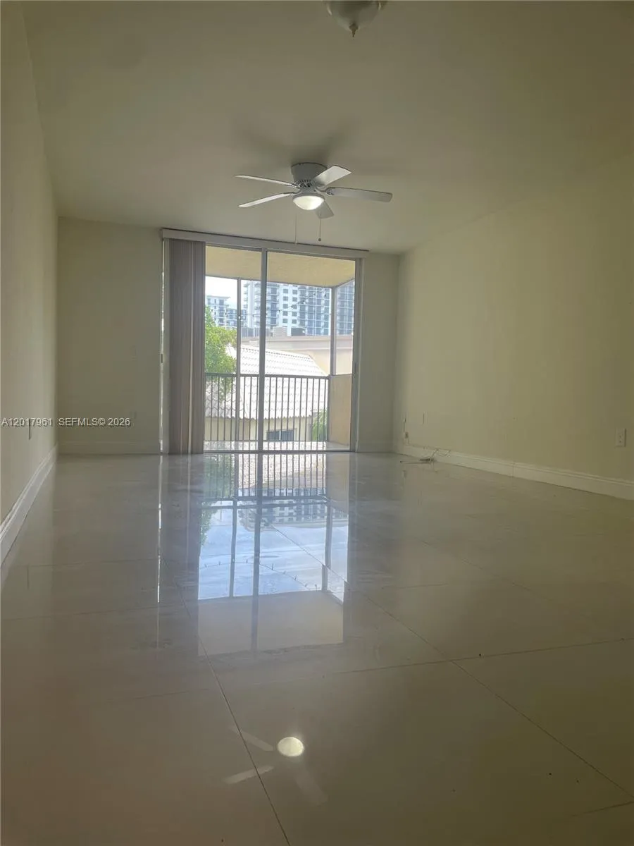 8323 Lake Dr # 502, Doral FL 33166