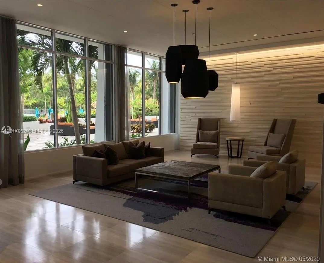 100 Bayview Dr # 309, Sunny Isles Beach FL 33160