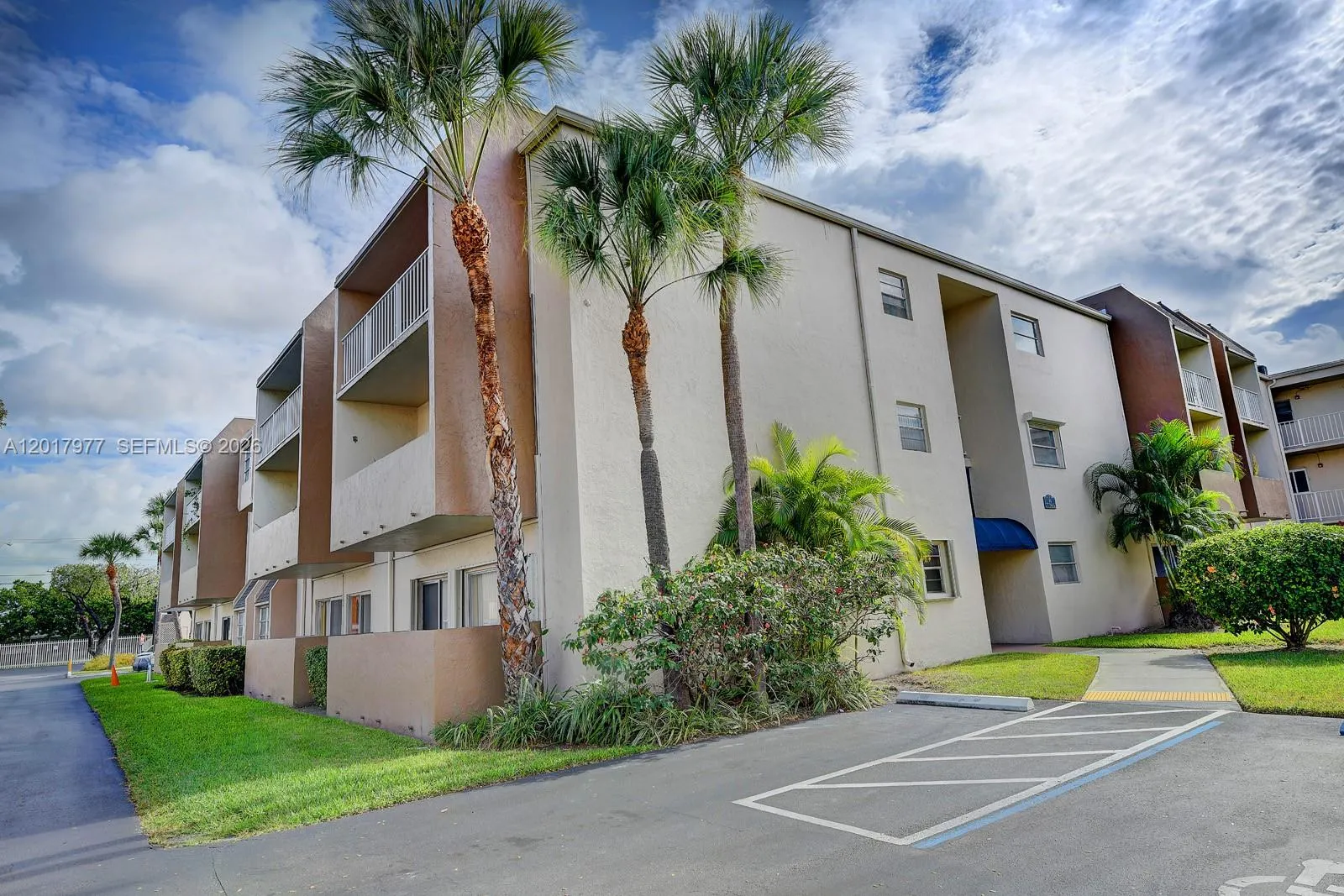 7705 SW 86th St # 212, Miami FL 33143