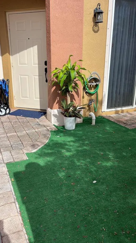 772 SW 106th Ave # 1910, Pembroke Pines FL 33025