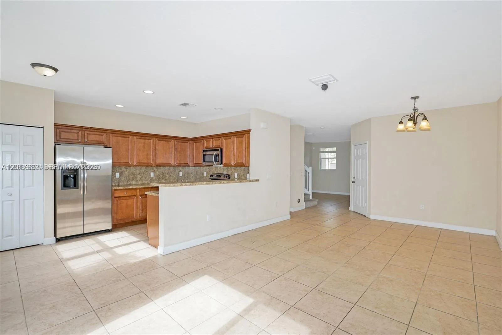 1048 NE 208th St, Miami FL 33179