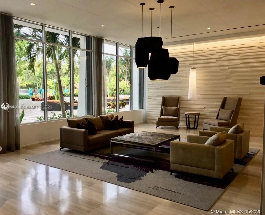 100 Bayview Dr # 428, Sunny Isles Beach FL 33160