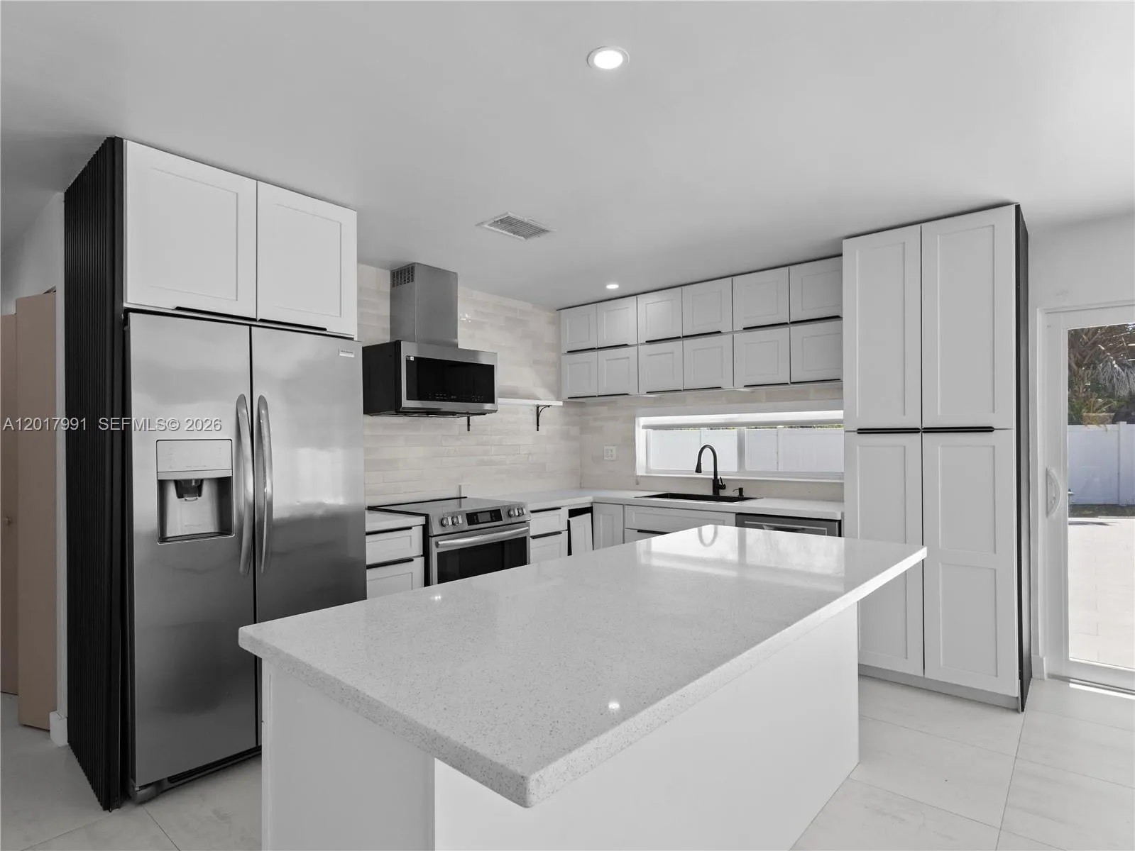 421 S 56th Ter, Hollywood FL 33023