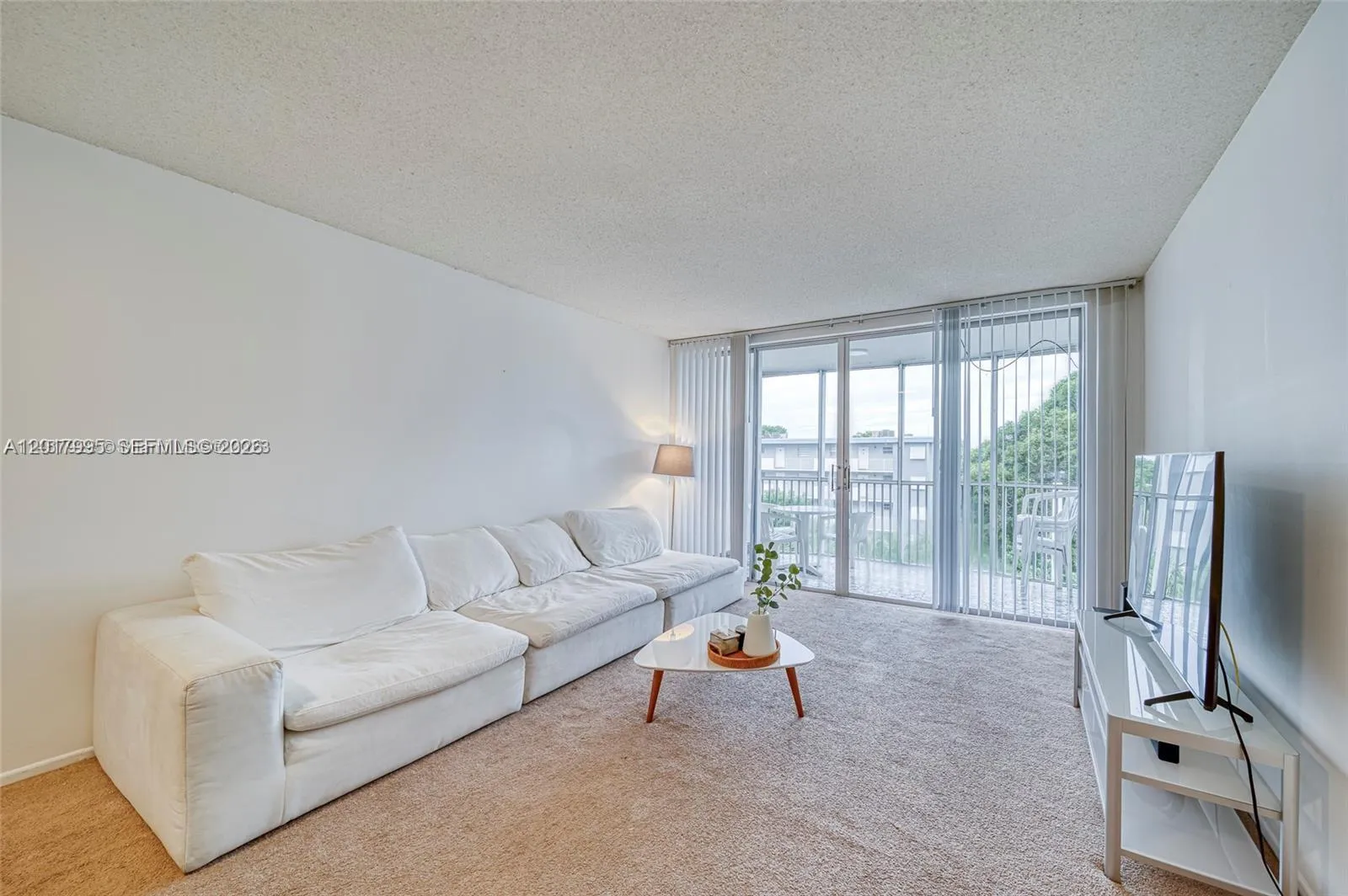 1690 NE 191st St # 1, Miami FL 33179