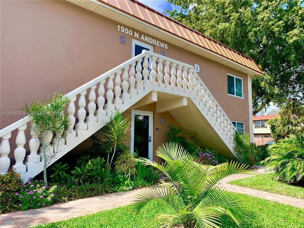 1 bedroom 1 bath for sale at 1950 N Andrews Ave # 208D, Wilton Manors FL 33311